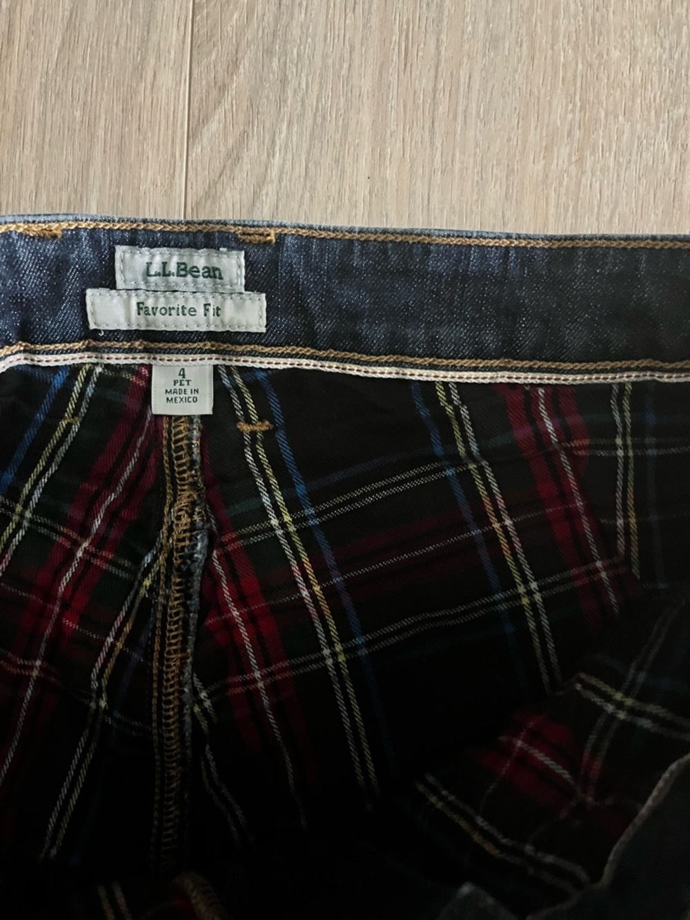 L.L. Bean Women's Fleece Lined Favorite Fit Dark Wash Jeans - Size 4 Petite - Picture 6 of 10